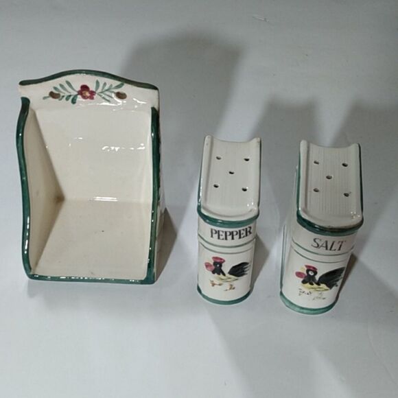 Vintage Japan Handpainted Ceramic Wall Mount Salt & Pepper Shaker Set Roosters - Picture 9 of 13